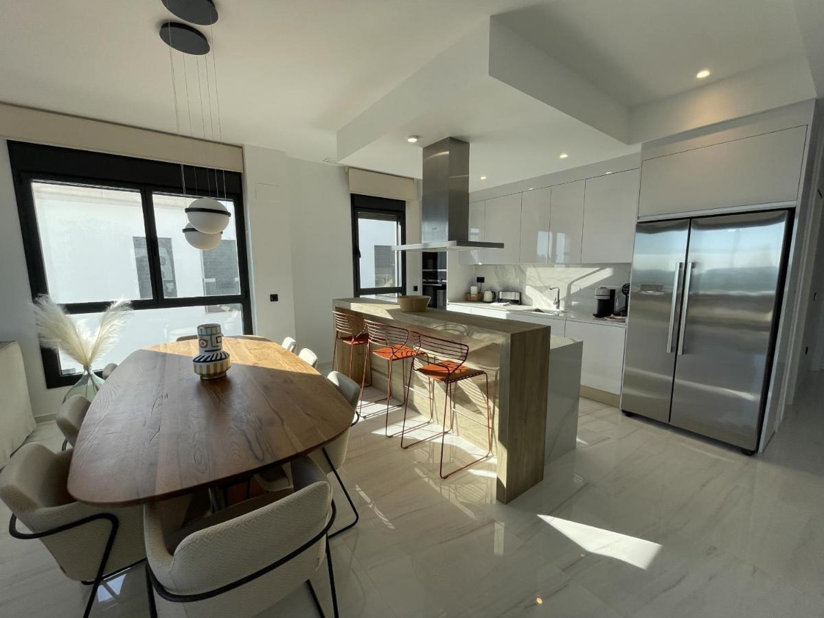 Luxury Sea View Penthouse By United Renters Apartment *