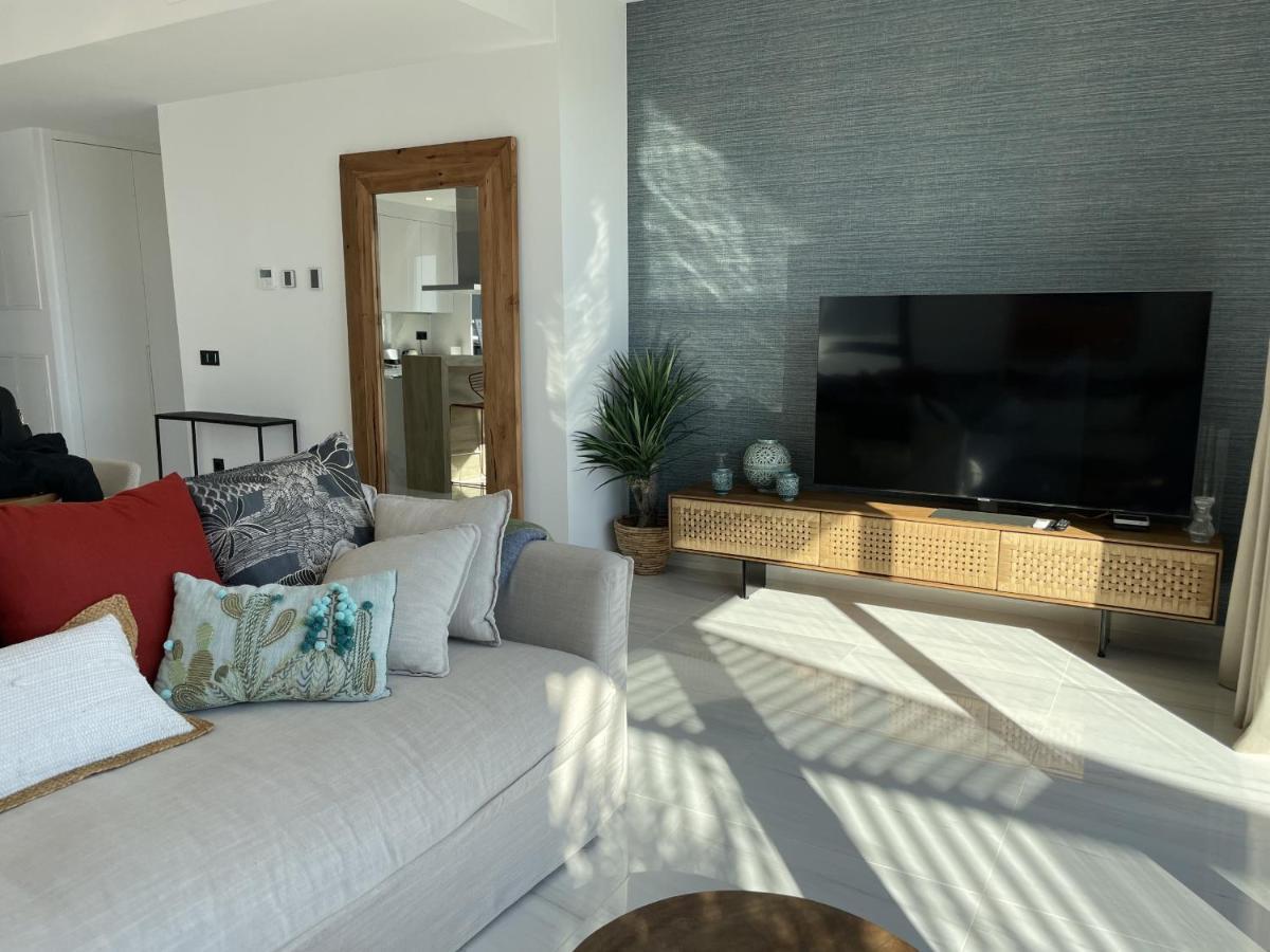 Luxury Sea View Penthouse By United Renters Apartment *