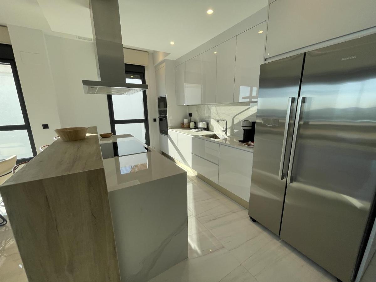 Luxury Sea View Penthouse By United Renters Apartment *