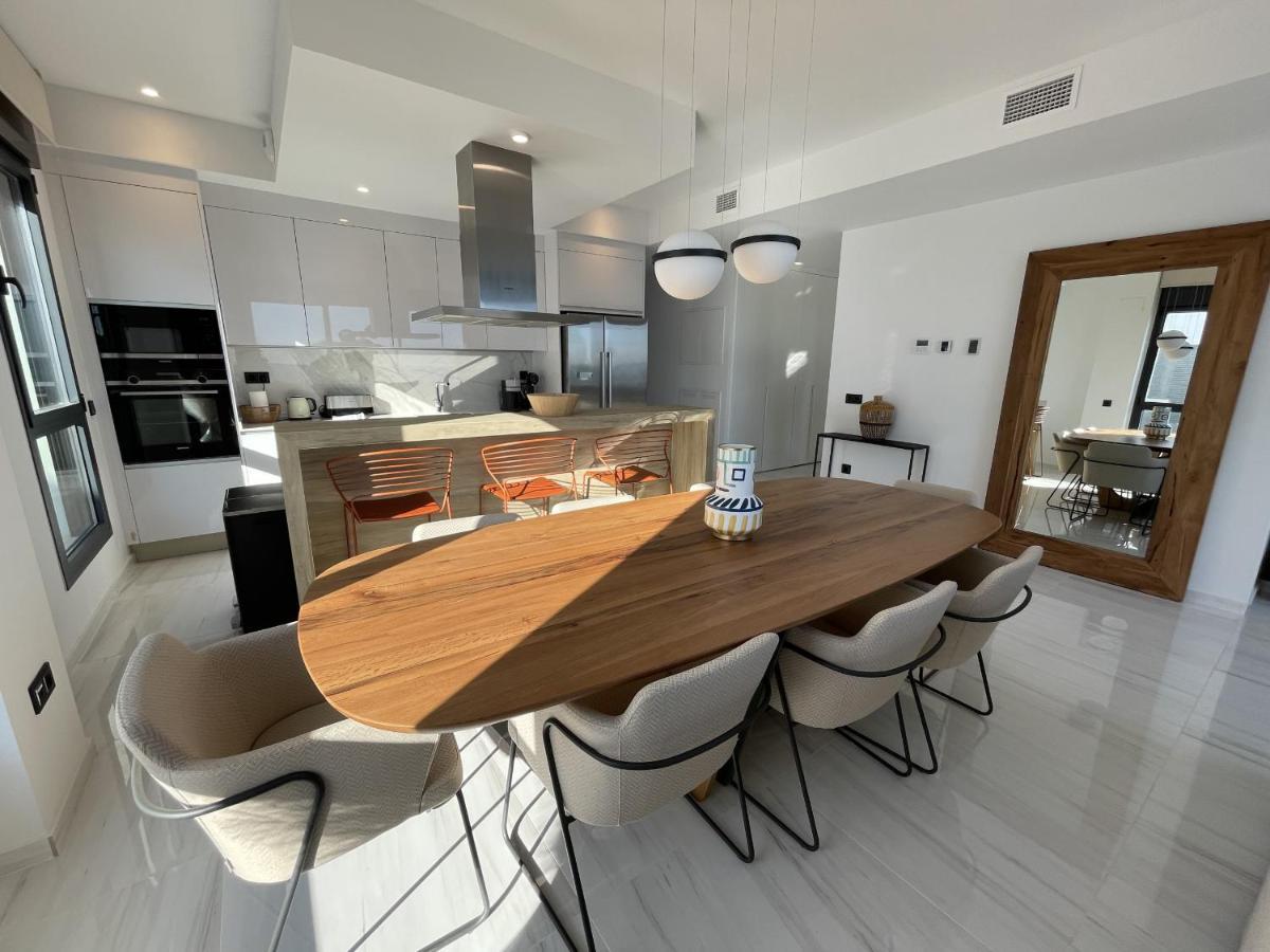 Luxury Sea View Penthouse By United Renters *